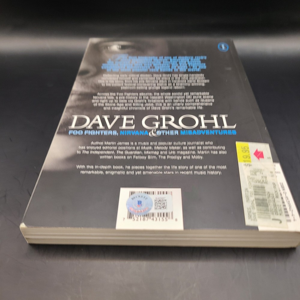 Dave Grohl Autographed Foo Fighters, Nirvana & Other Misadventures Beckett Auth.