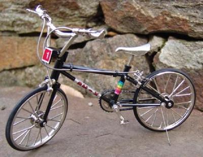 Miniature BMX  Bicycle, Fully Functional!   1:6 Scale