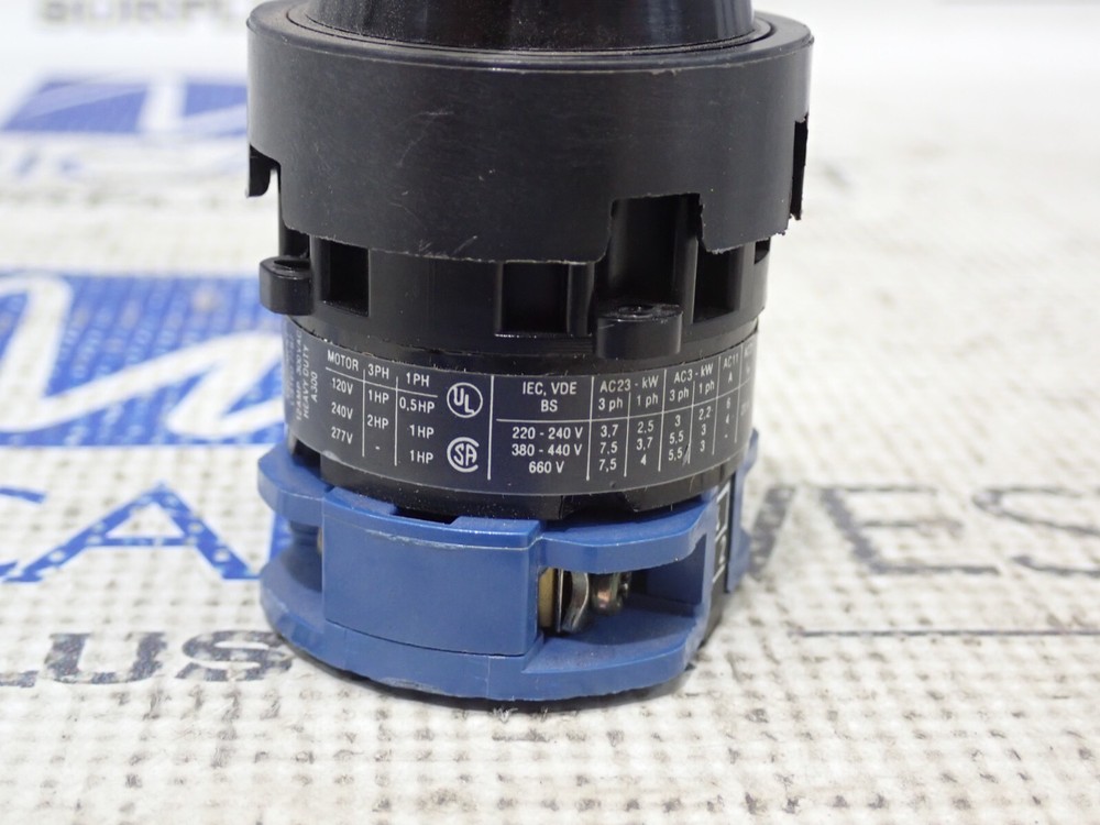 Kraus & Naimer C10 Rotary 3 Position Spring Return switch