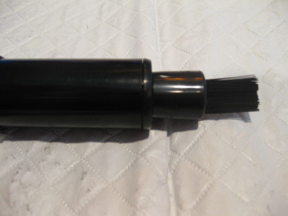 LEEDS COMPUTER BRUSH AND SCREEN WIPER-COMPACT