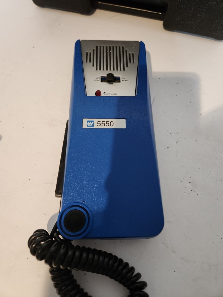 TIF 5550 Automatic Halogen Leak Detector with Hard Case