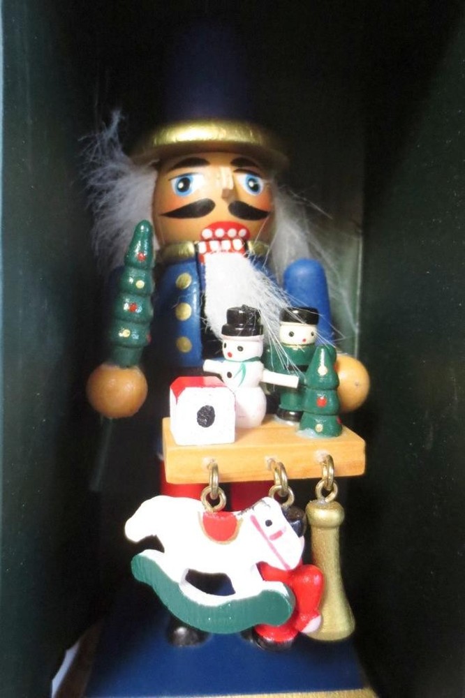 Weihnachtszeit 6" Nutcracker in box - Toy Maker Workshop