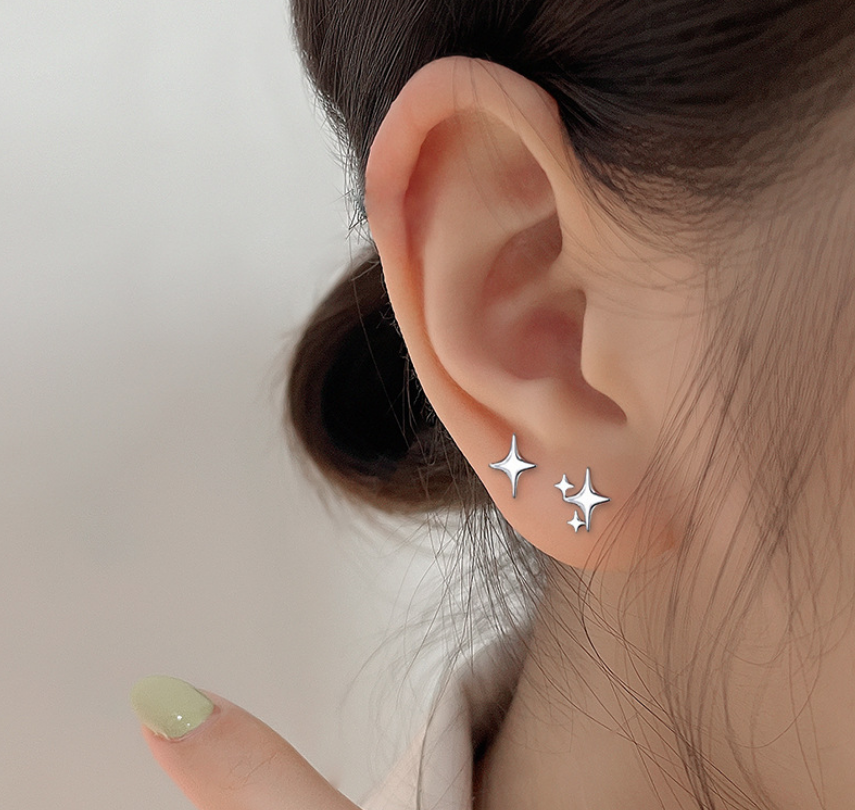 Tiny Stars Ray Silver Titanium Mismatch Stud Earrings