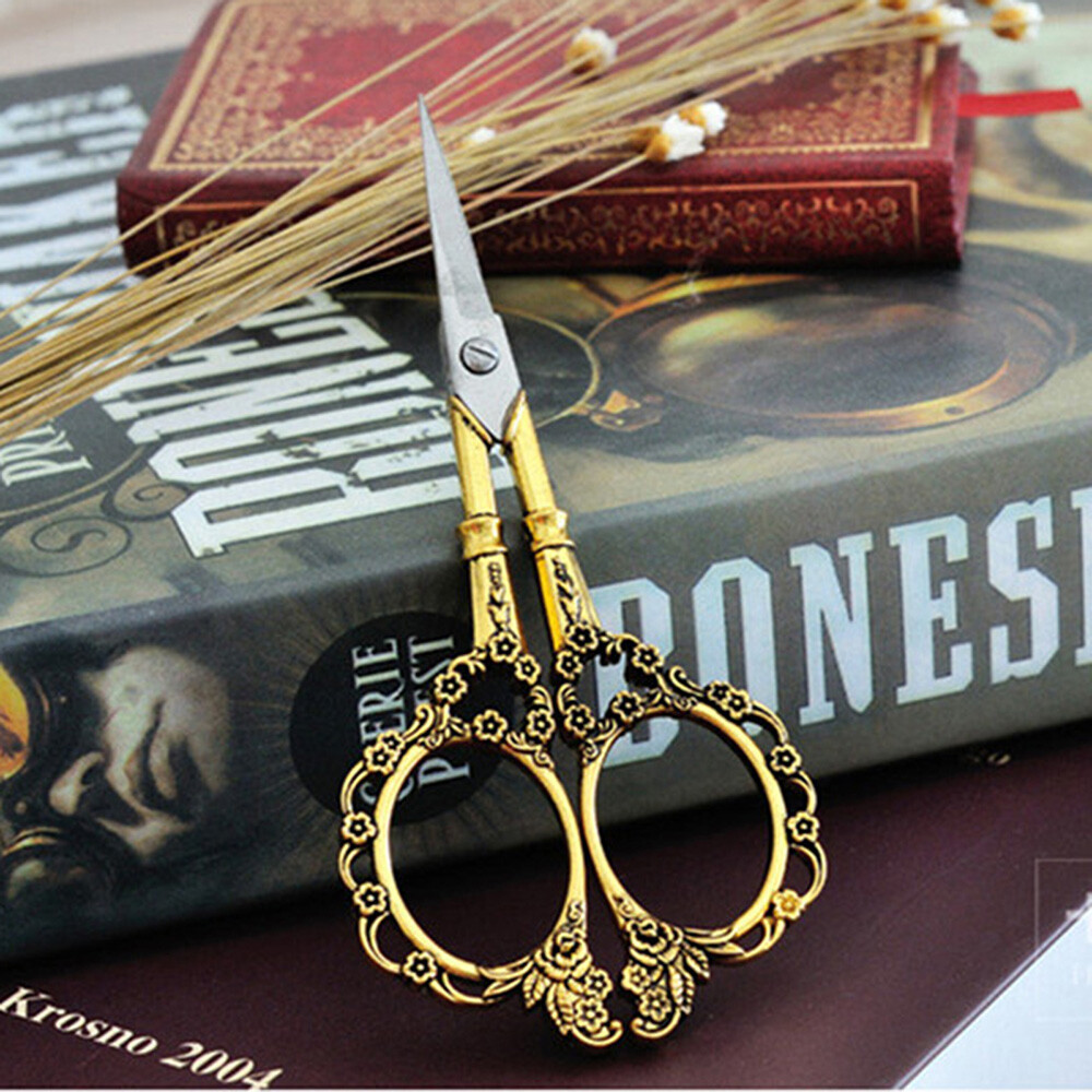 Retro Plum Blossom Sharp Scissors For Fabric Cutting Crochet Thread Cutting Tool