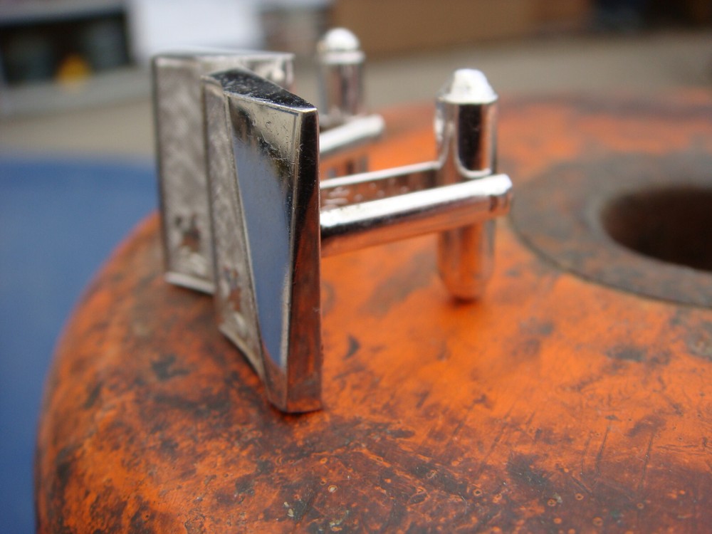VINTAGE SHIELDS CUFFLINKS SIGNED