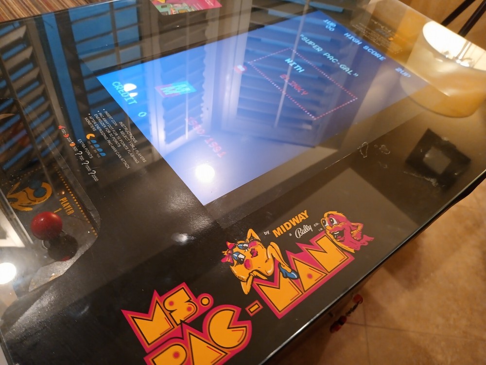MS PAC-MAN ARCADE MACHINE COCKTAIL TABLE