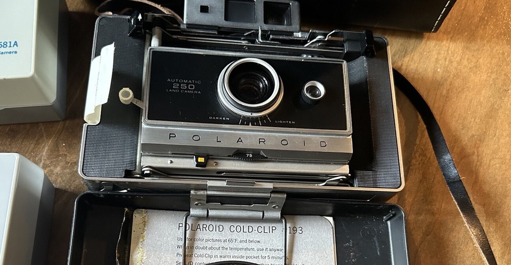 Polaroid 250 Land Camera Outfit