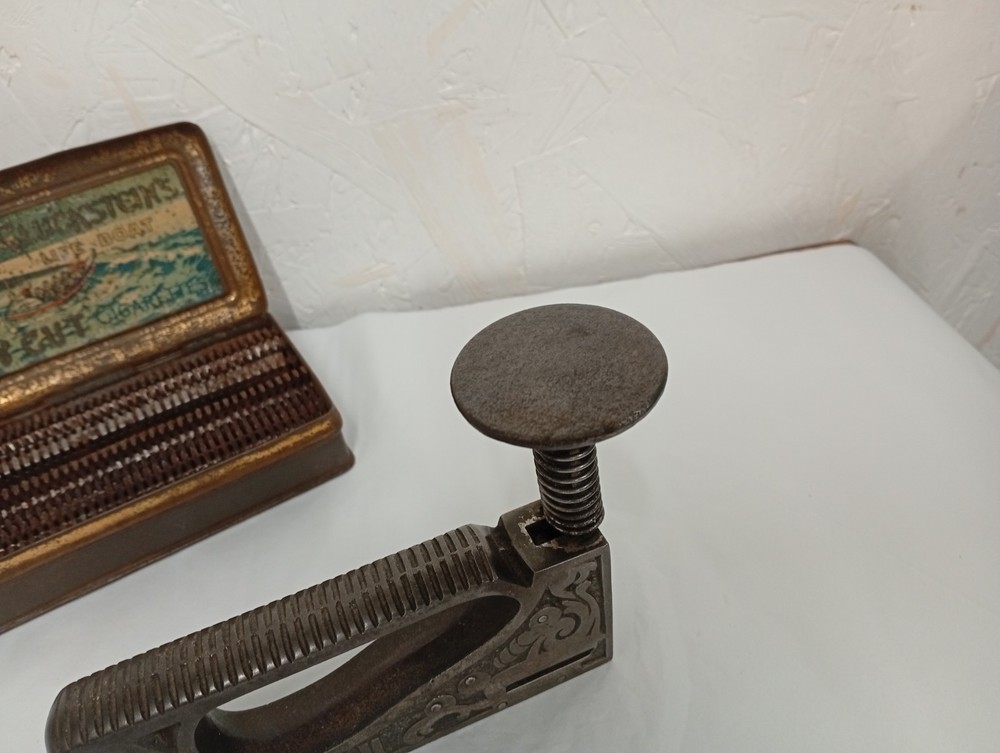 Vintage Machine Belt Stapler Staple Gun Tool Working
