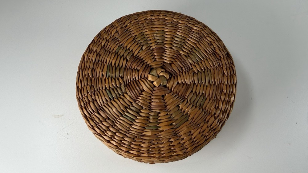 Vintage Fine 5" Woven Lidded Basket