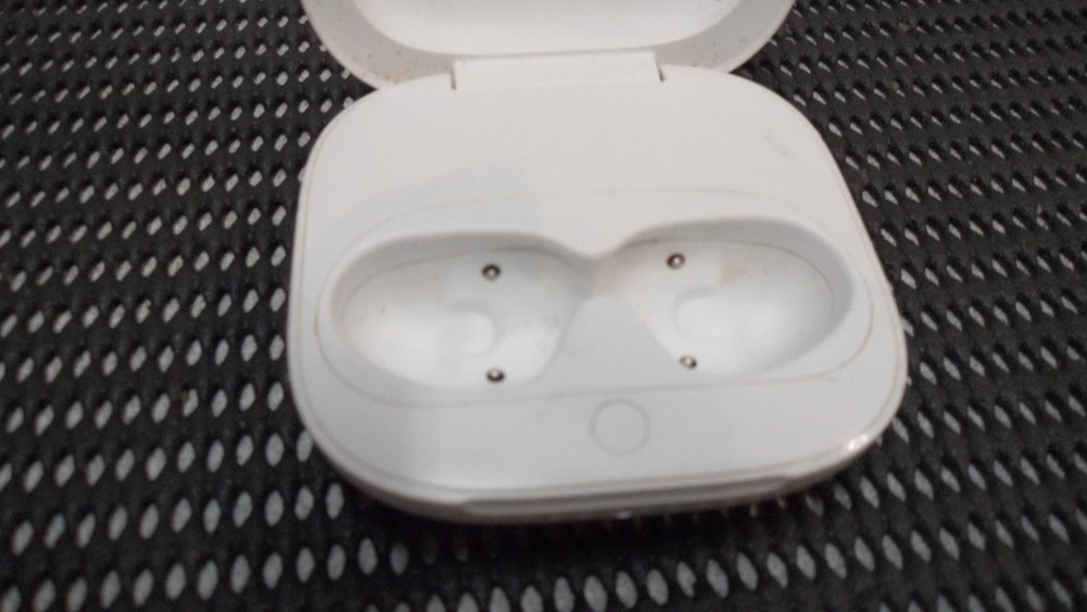 Beats by Dr. Dre Beats Fit Pro True White Case Replacement Only