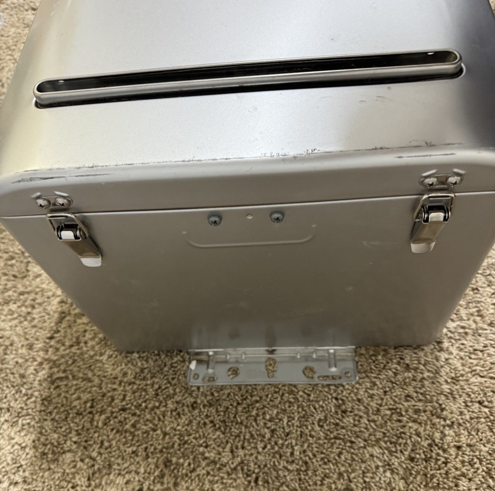 Rinnai RE160eP Outdoor Tankless Water Heater Propane Gas 160K BTU Untested Q