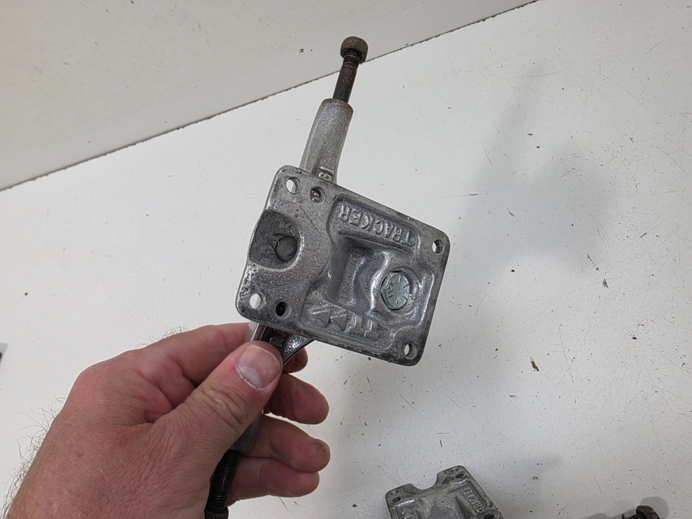 Tracker SIX TRACK Dart 161 / 9" Skateboard Trucks