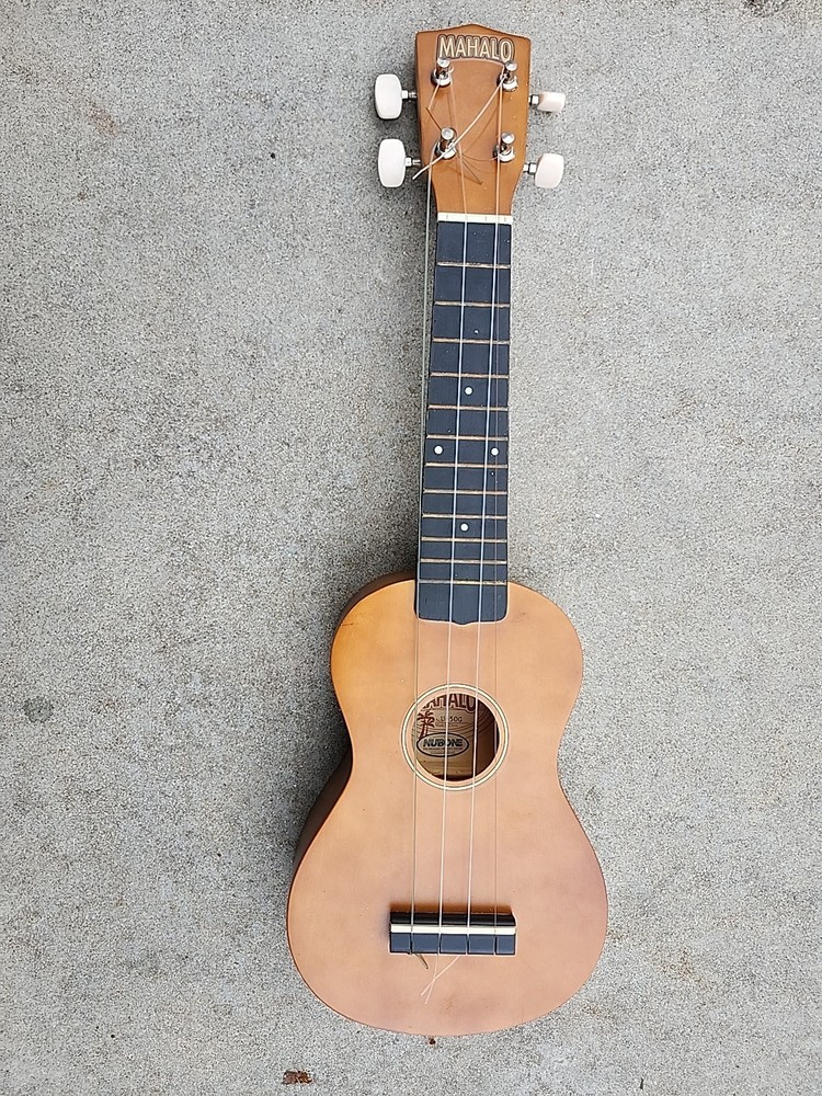 Mahalo Ukulele With Soft Case