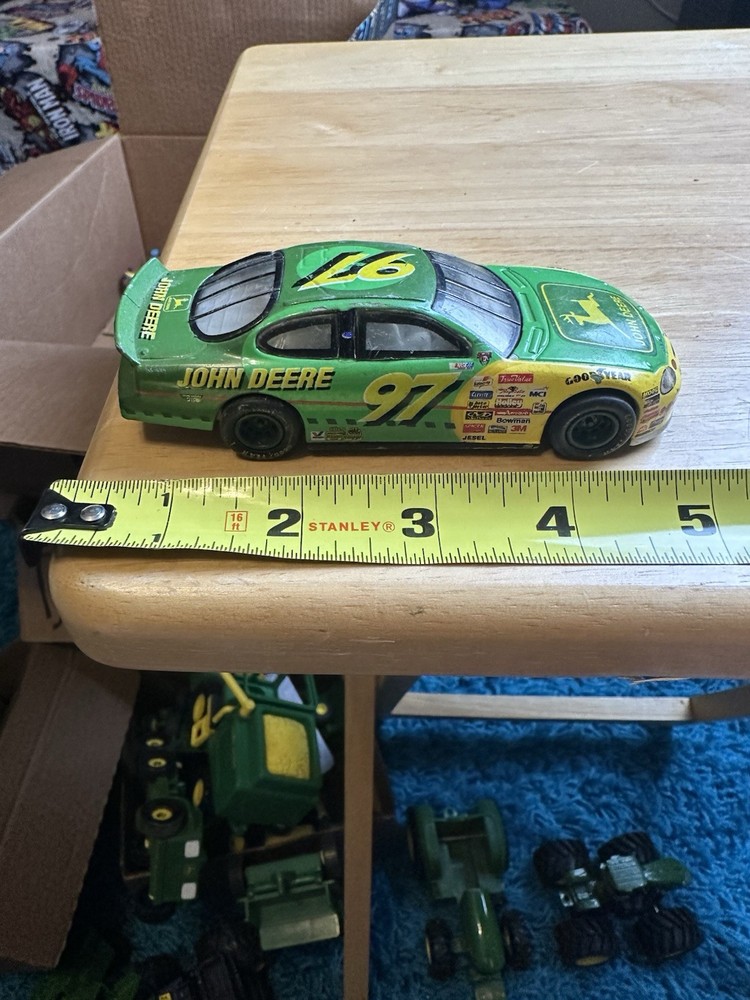 John Deere Lot: 6 Different Large Pieces