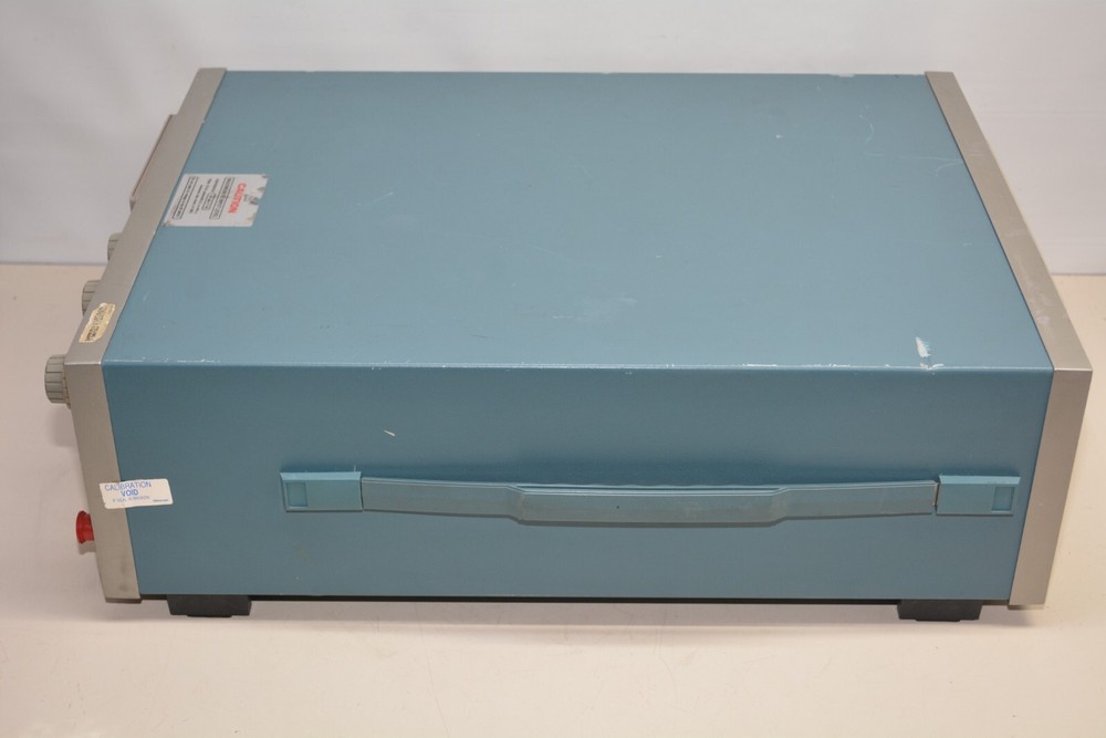 ^ Tektronix 2755P Programmable Spectrum Analyzer #W3783