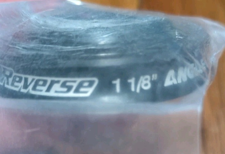 Reverse Angle Spacer, 1-1/8", Black 0.5 Degree