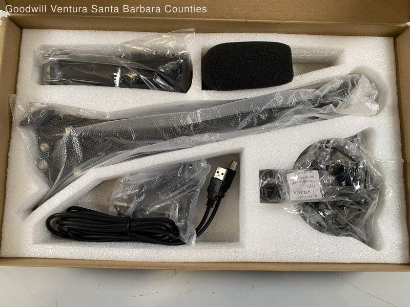 Travor USB Microphone w/ Accessories