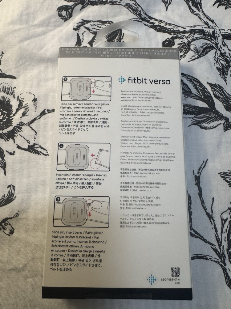 NIB Fitbit Versa Classic Band Black Size Large