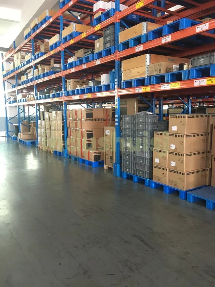 ESMD113L4TXA NEW LENZE Frequency Inverter