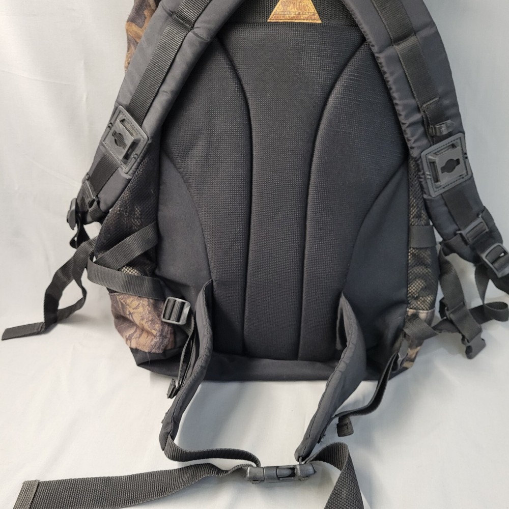 Fieldline Hunting Hiking Camp Backpack Waist Strap Interior Frame Duffle