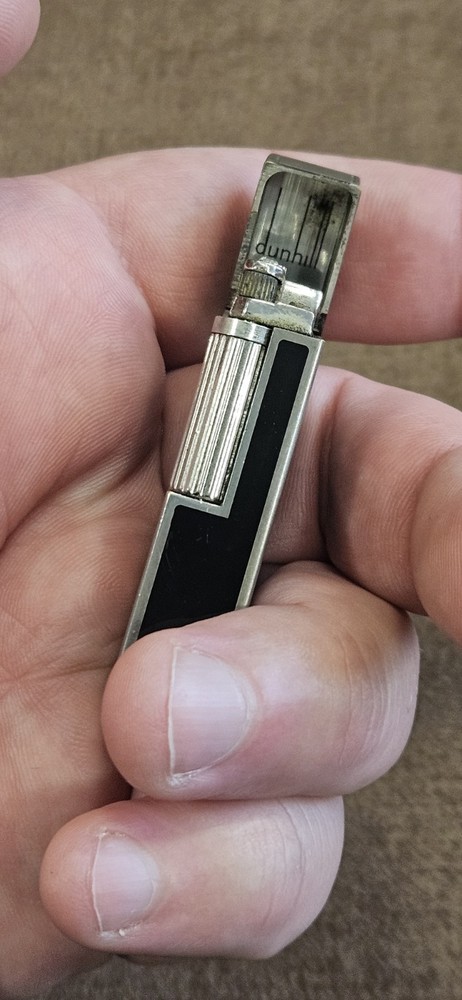 Vintage Dunhill Lighter Black Lacquer Mint Condition Works