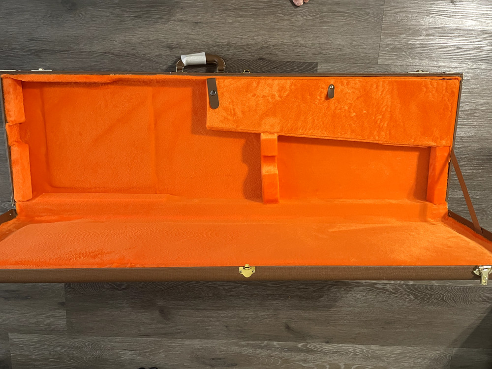 Brown Tolex Hard shell Bass Guitar Case.