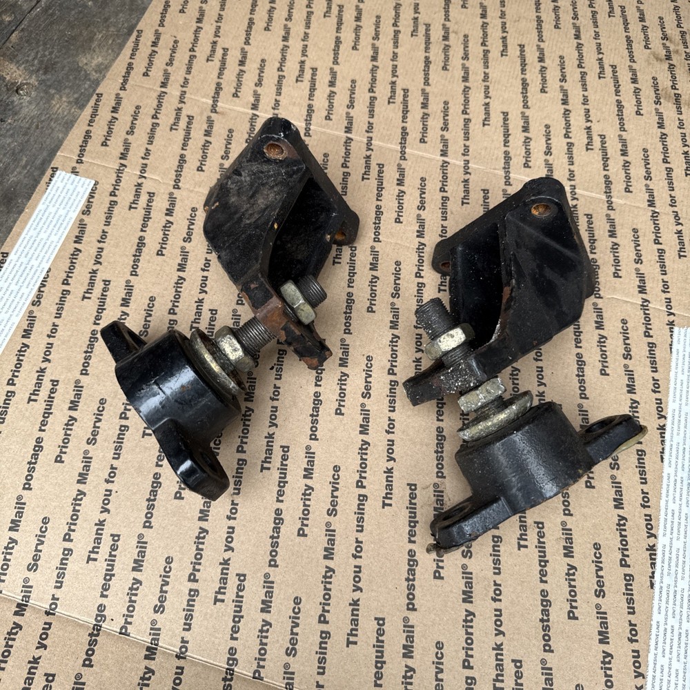 Mercruiser engine mounts (2)