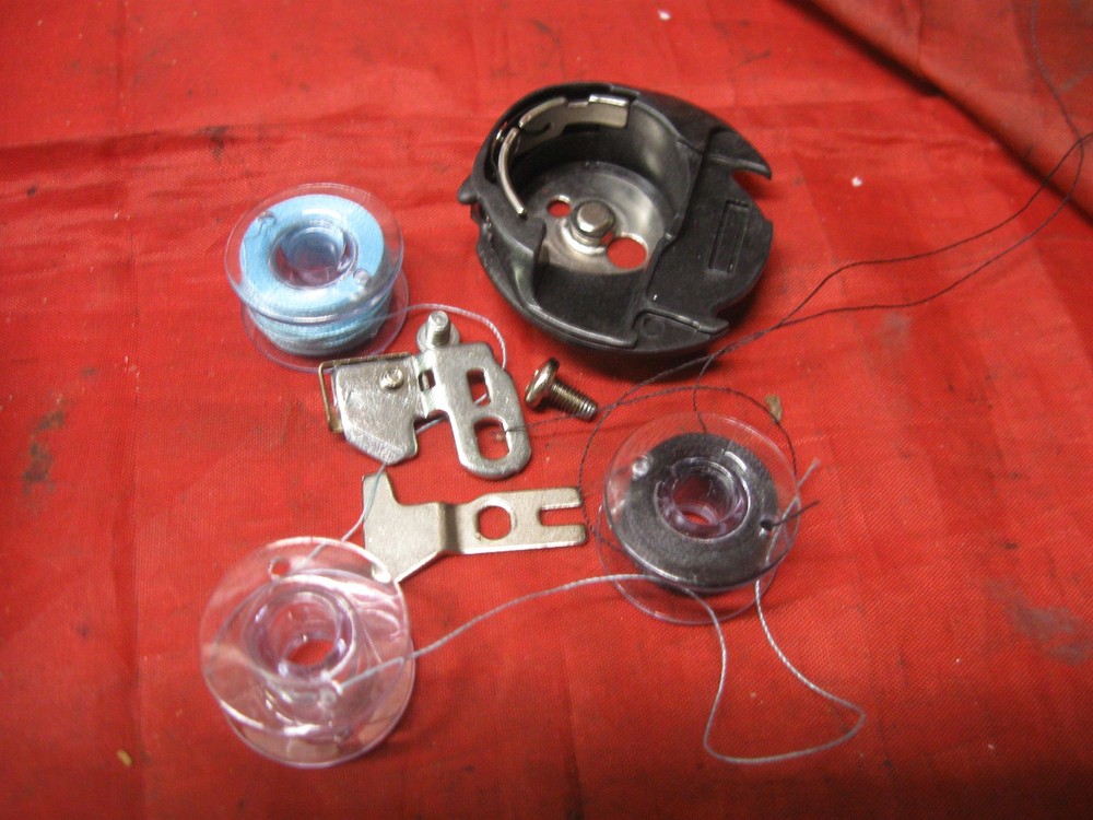 SINGER SEWING MACHINE 7422 ADVANCE BOBBIN CASE