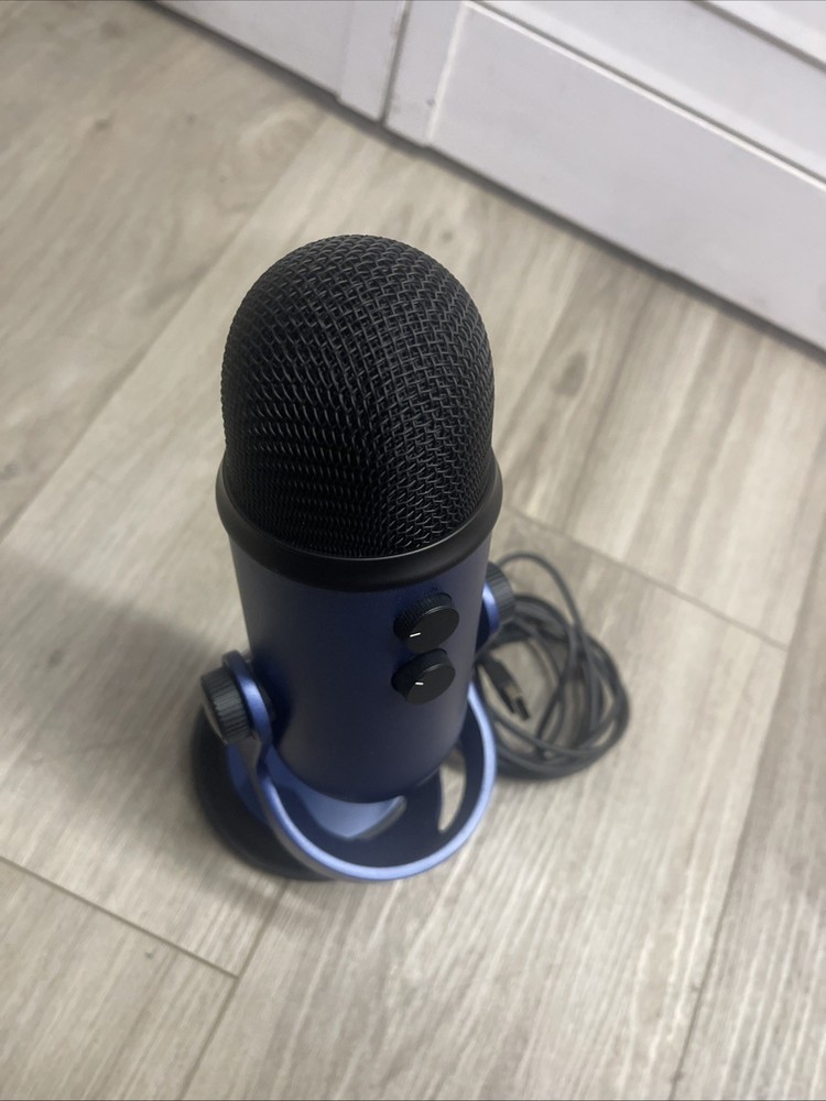 Blue Yeti USB Microphone Midnight Blue w/ Stand & Cables - Tested