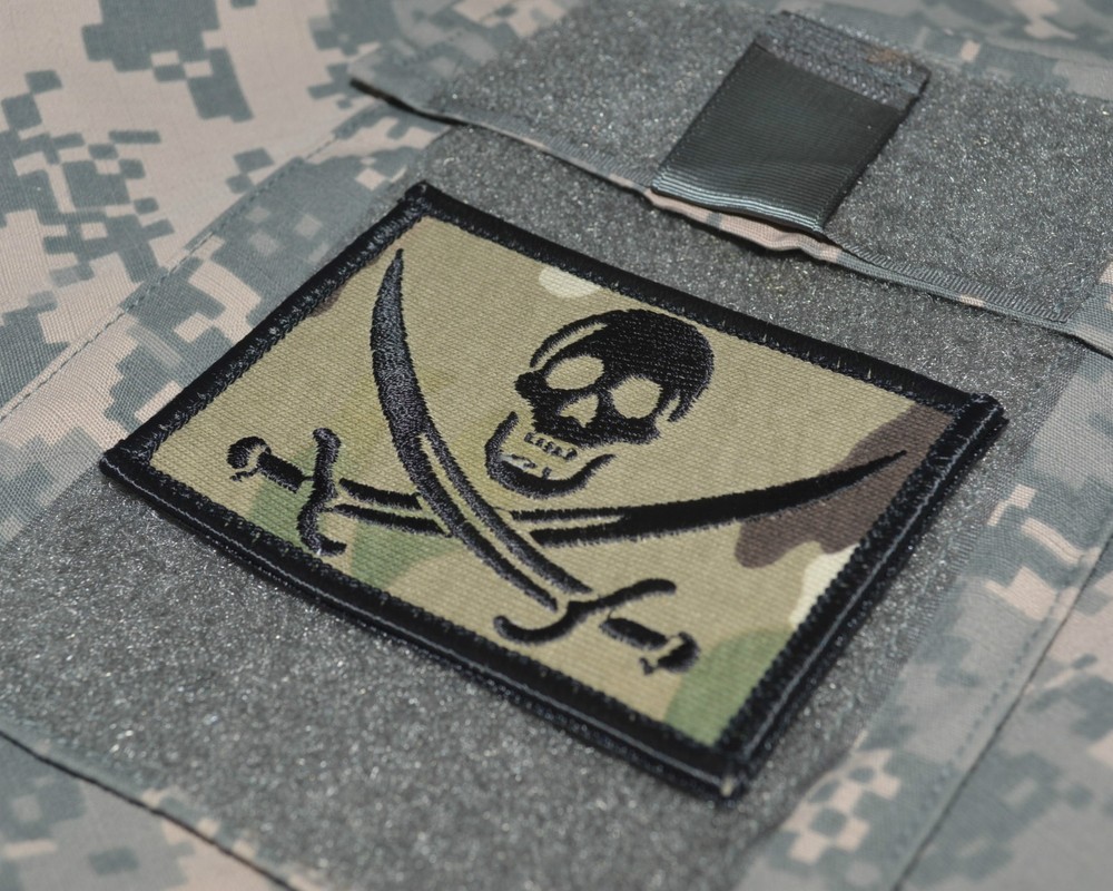 DAESH BASHER JSOC USMC GHOST RECON 2-PC: TRUNK MONKEY BRIEF+ PLASTIC BAGGAGE TAG