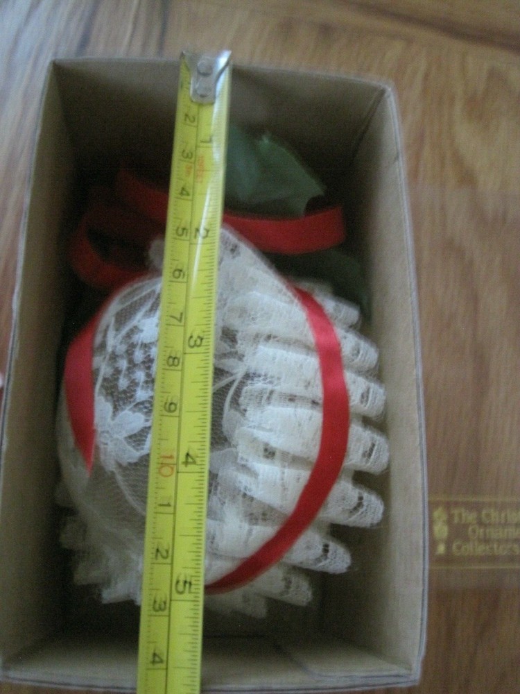Victorian Style Lace Ball Ornament EUC