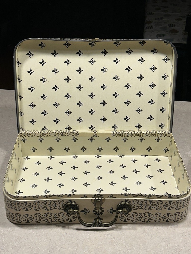 Vintage Style Nesting Stackable Decorative Cardboard Boxes 3pc