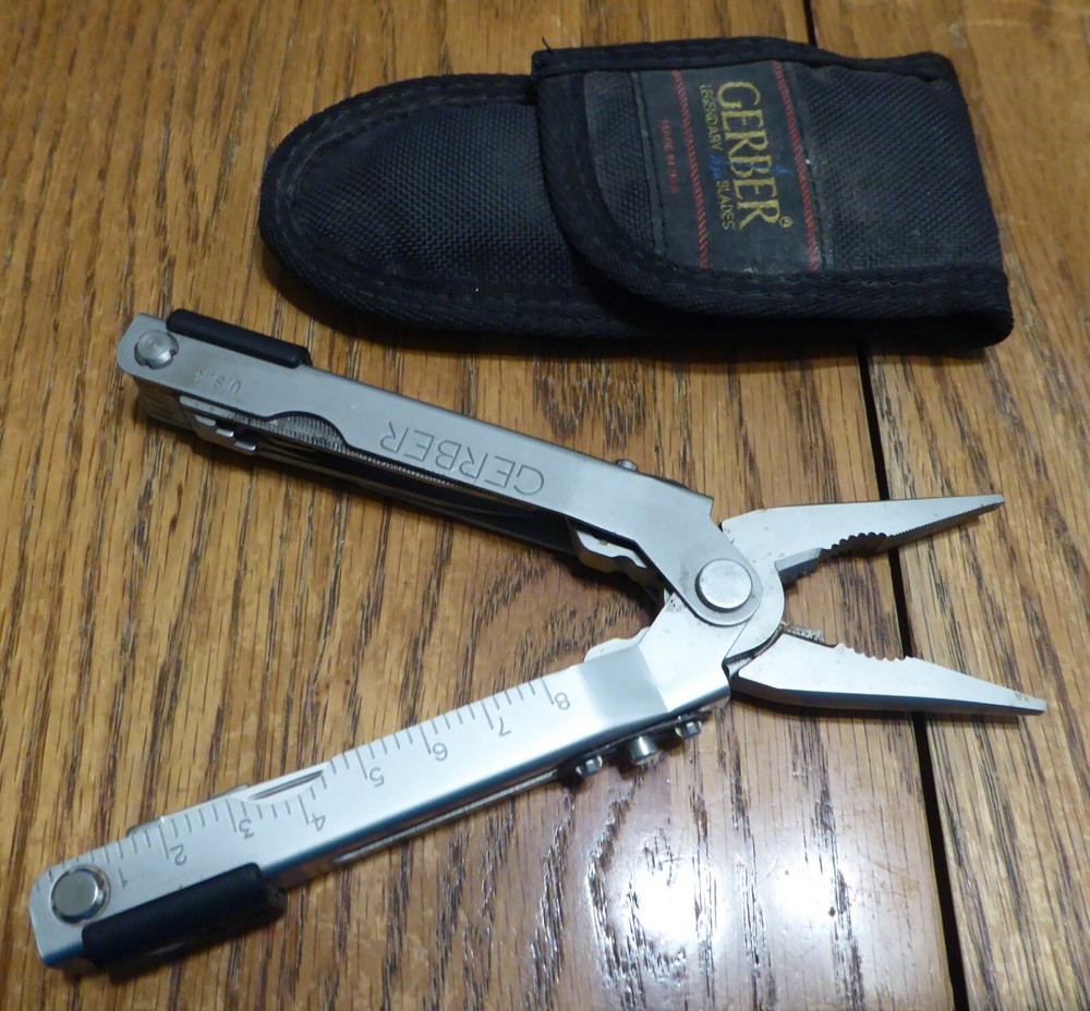 Gerber multitool. Multi Plier