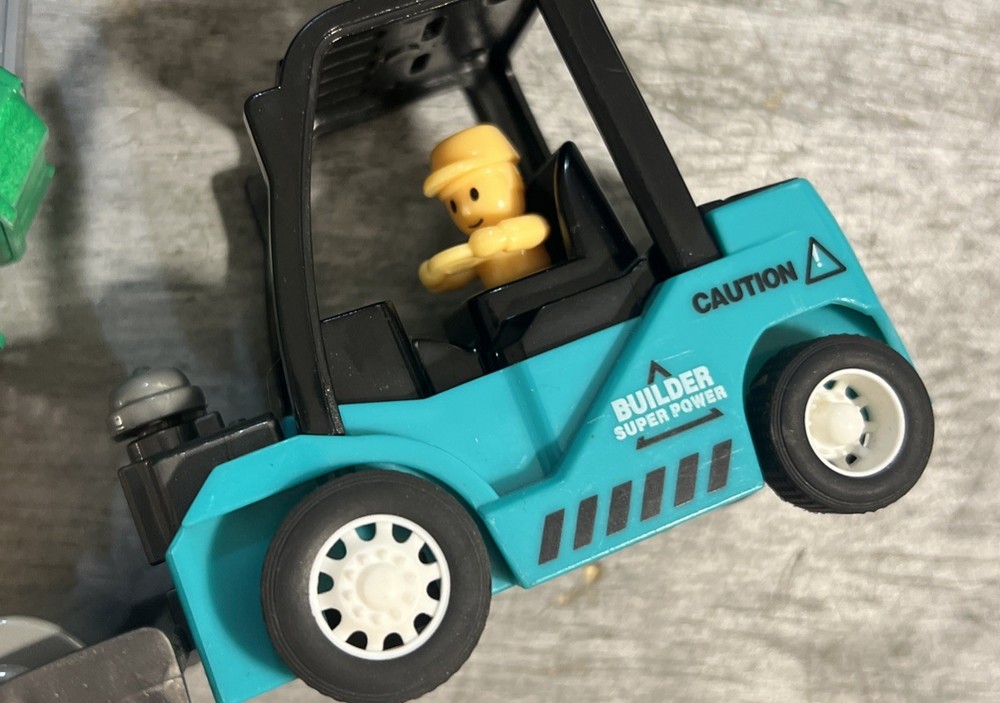 Builder Super Power Construction Roller Garbage Bucket Loader Truck Lot 3
