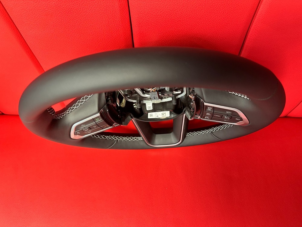 JEEP STEERING WHEEL LEATHER MULTI FUNCTION LEATHER STEERING WHEEL GENUINE NEW...