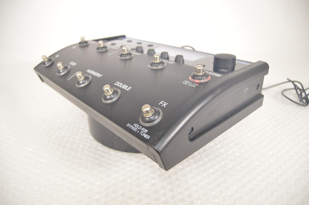 TC-Helicon VoiceLive 2 Vocal Multi-Effects Processor Pedal Effector W/ Manual