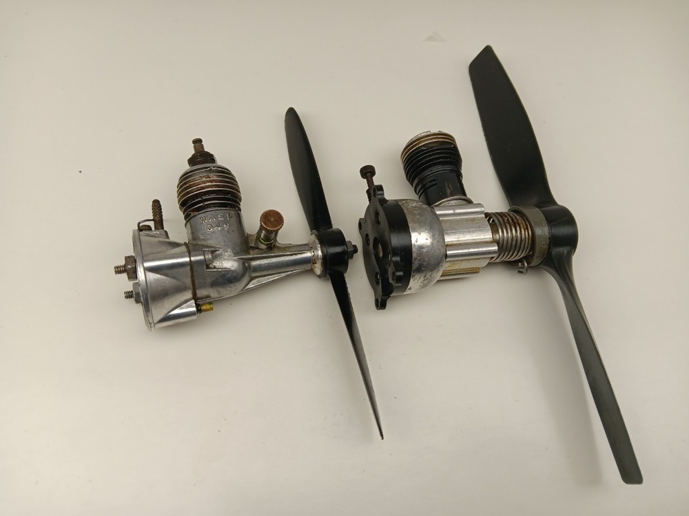 Vintage COX  Thimble Drome  & WASP 049  Model Engines