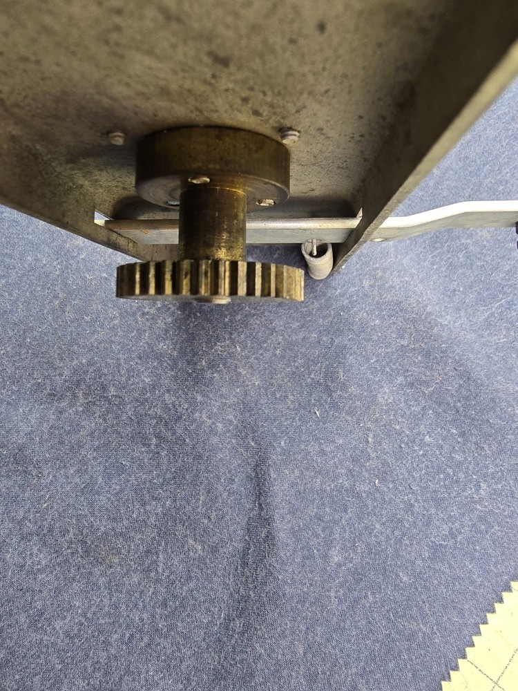 Hammarlund SP-600 Ham Radio Receiver Part - Frequency Dial Support Assembly