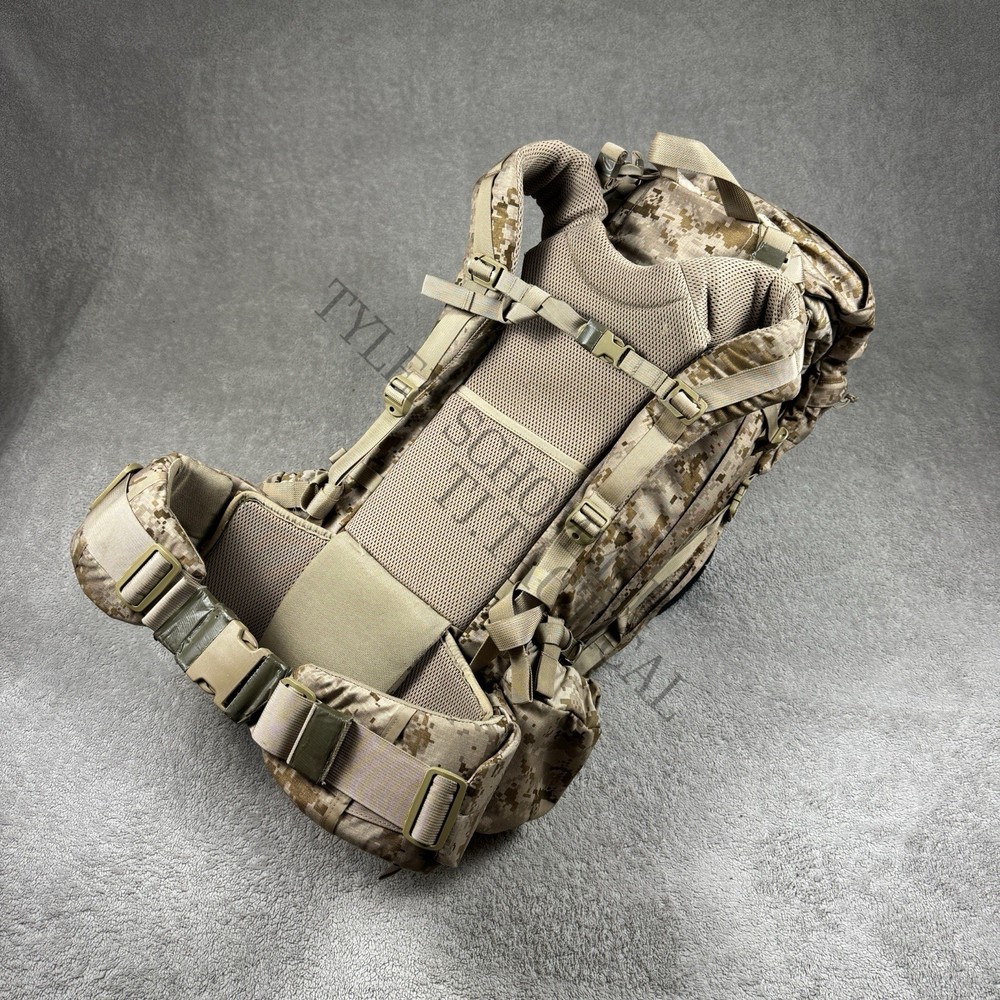Mystery Ranch M4.0 Pack (M, AOR1)