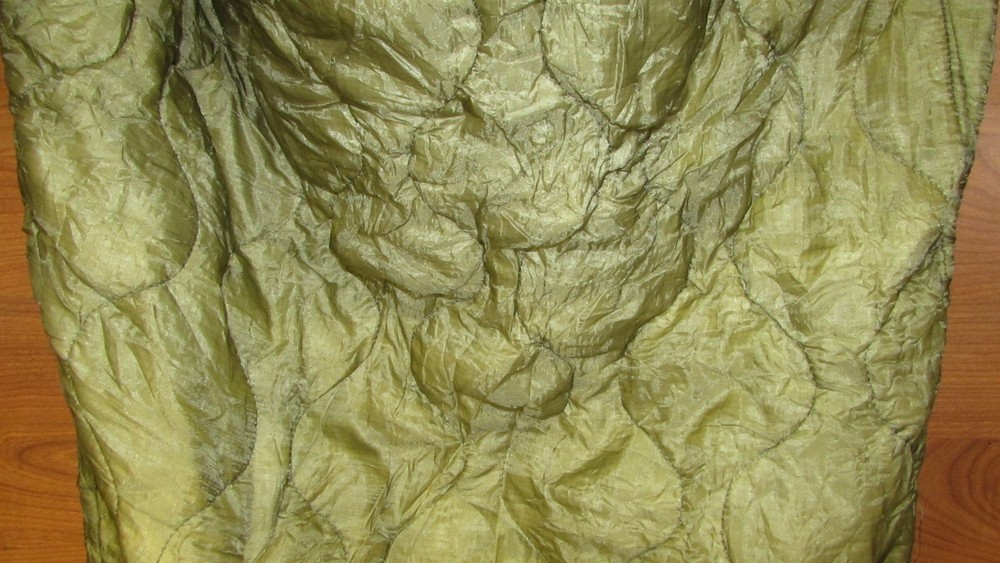 Vintage Emergency Pull String Sleeping Bag Quilted Lightweight Green with bag