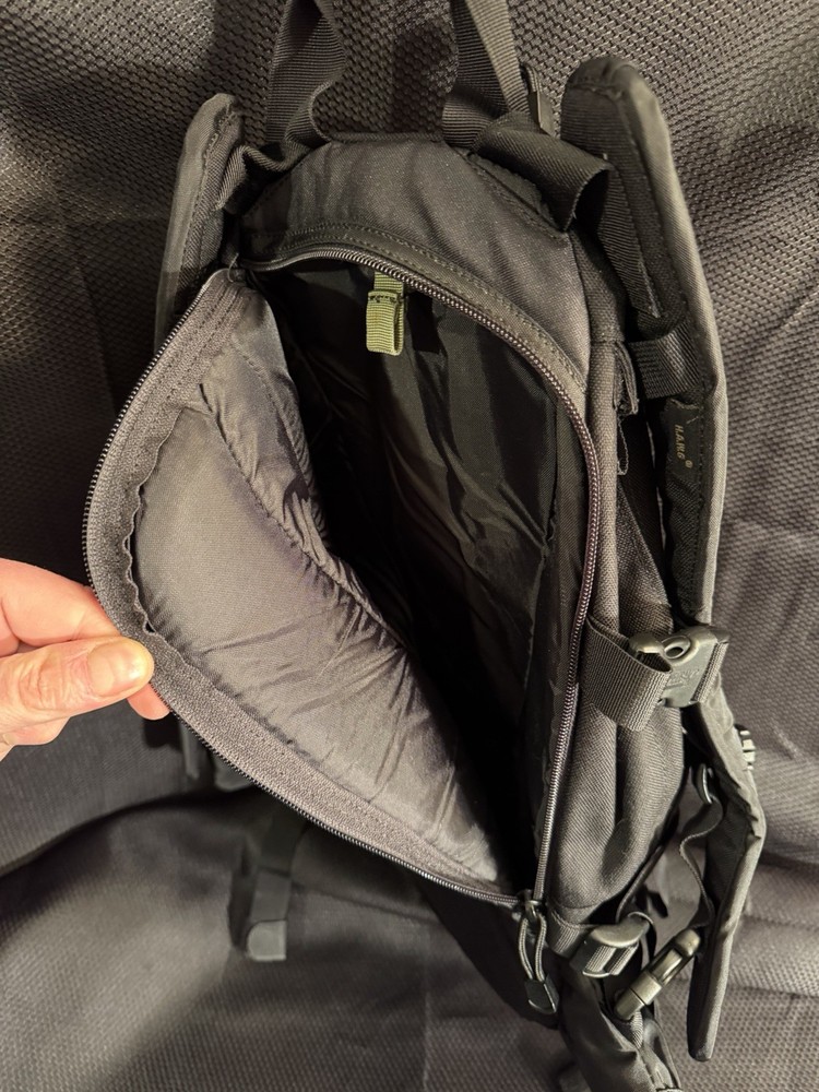 CAMELBAK Maximum Gear Hydration Backpack | Black | Padded Straps | Stowable Belt