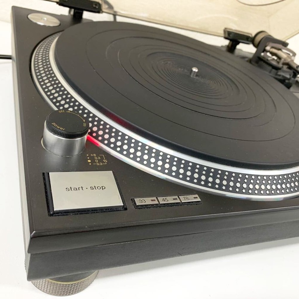 Technics SL-1200MK4 Direct Drive Turntable Record player