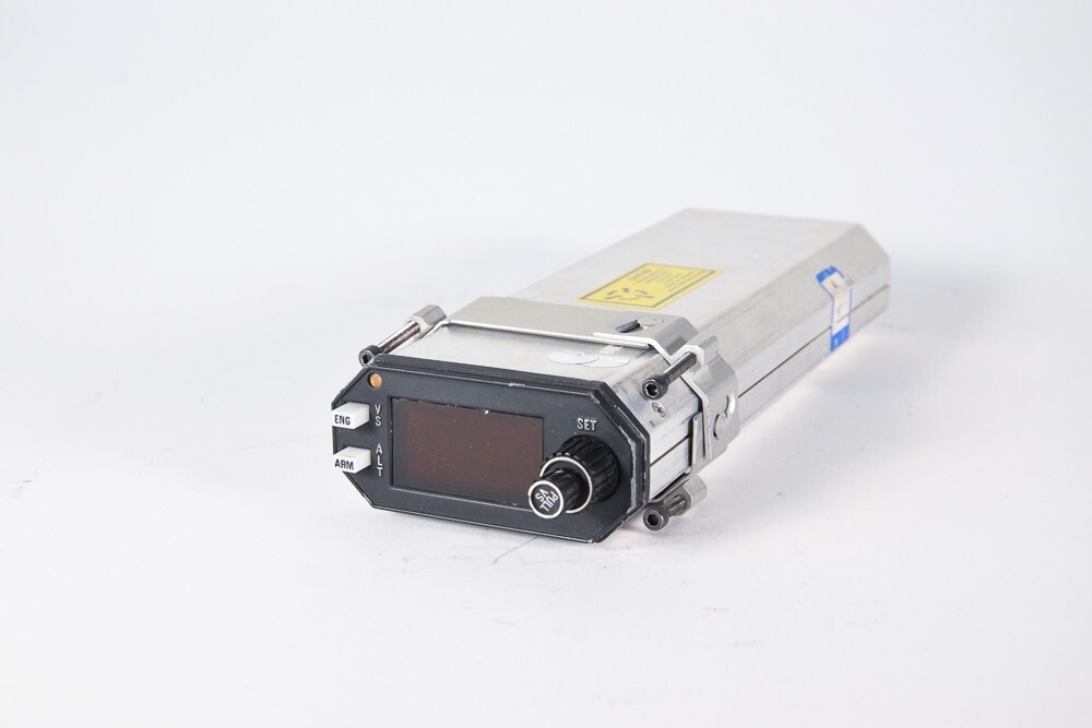 BENDIX KING KAS-297C Altitude Preselector PN: 065-0089-04 SN: 1690