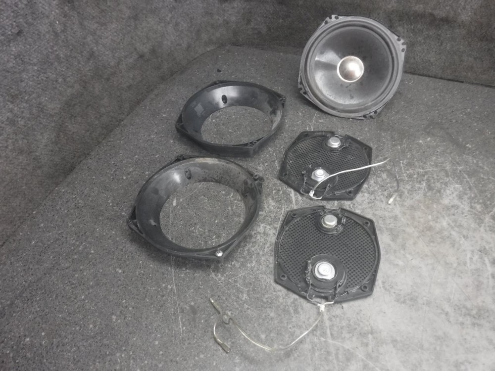 08 Harley FLHX Speaker Assembly 257