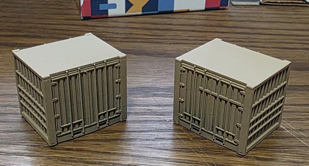 One 1/87 HO scale 10' cargo container, desert tan
