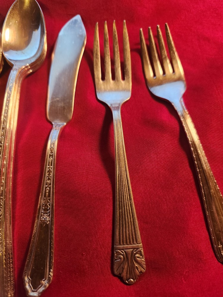 30 Pc Wm Rogers Original Rogers Silverplate Flatware Lot