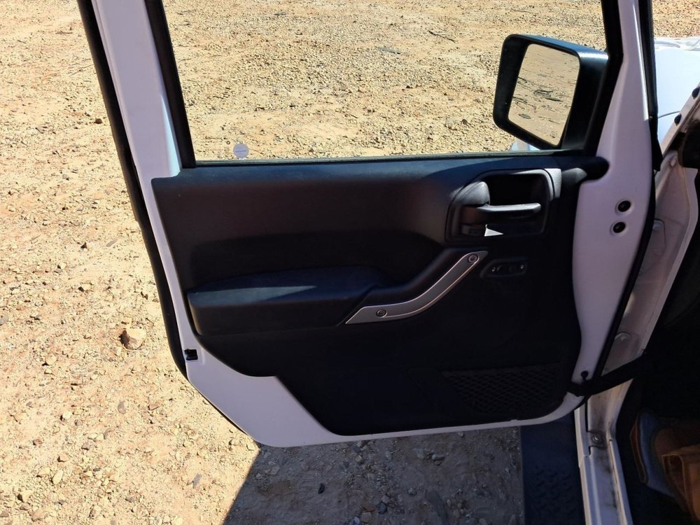 TJ 2017 Glove Box 4810545