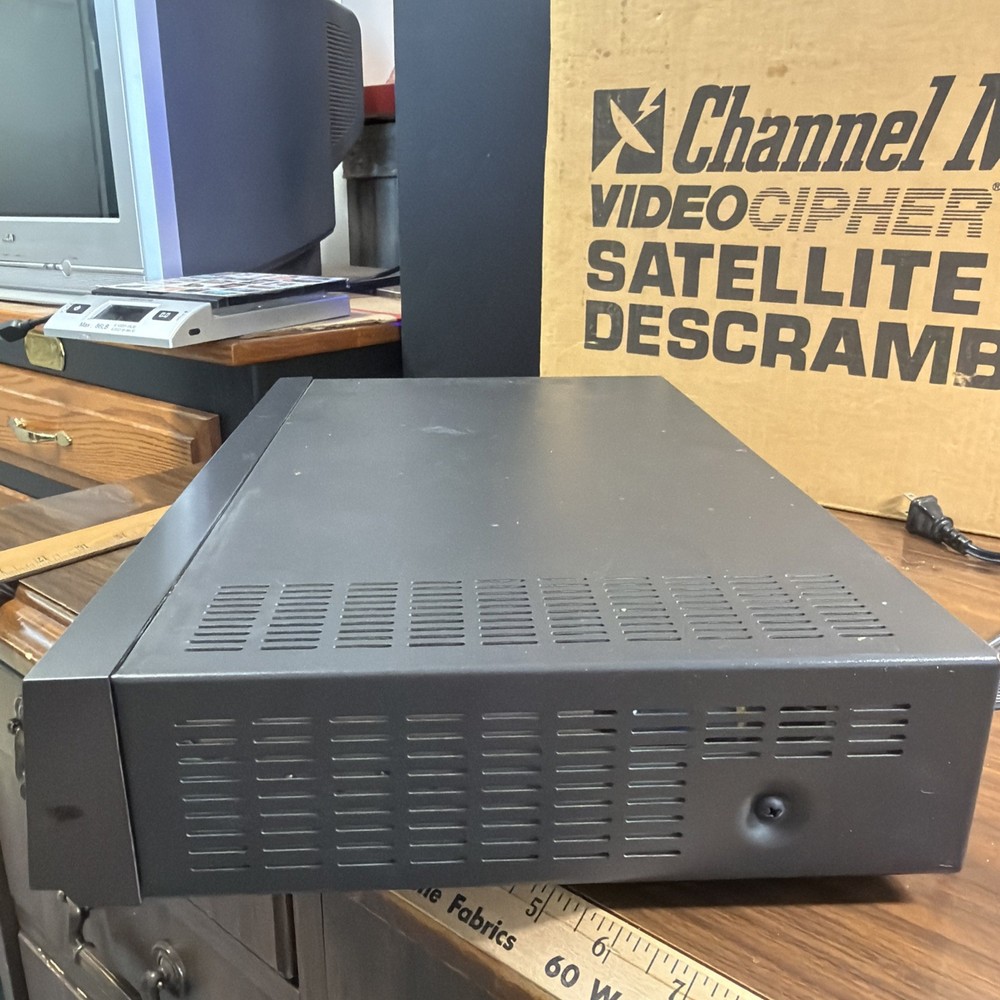 Channel Master VideoCipher II VC2100E Satelite Descrambler / Reciever Untested