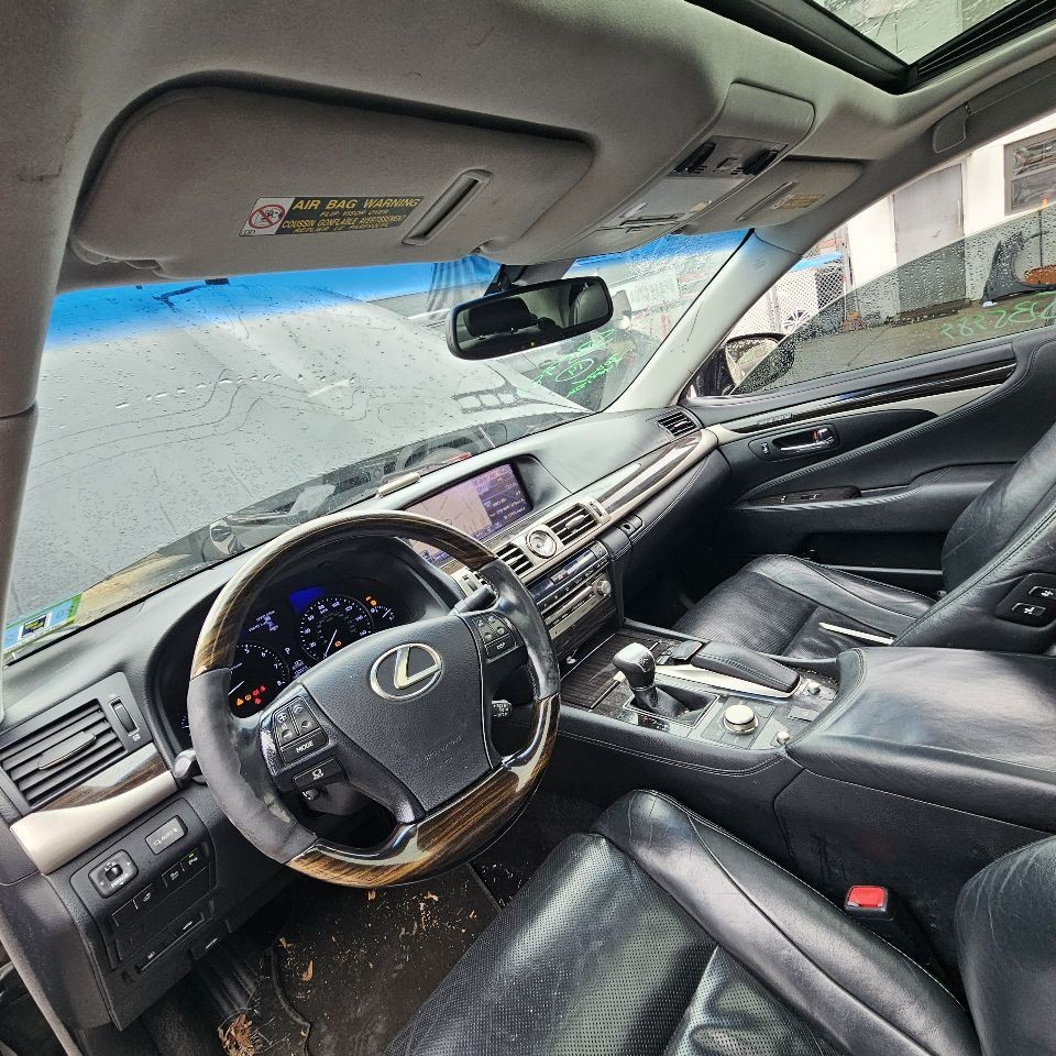 2013-2014 LEXUS LS460 REAR VIEW CAMERA (TRUNK MTD)