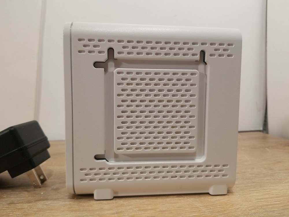 (Read description) Motorola SURFboard (SB6141) 300 Mbps Modem